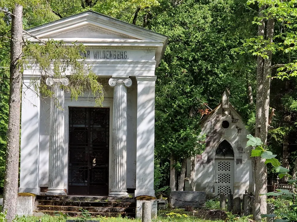Kudjape cemetery, Kuressaare